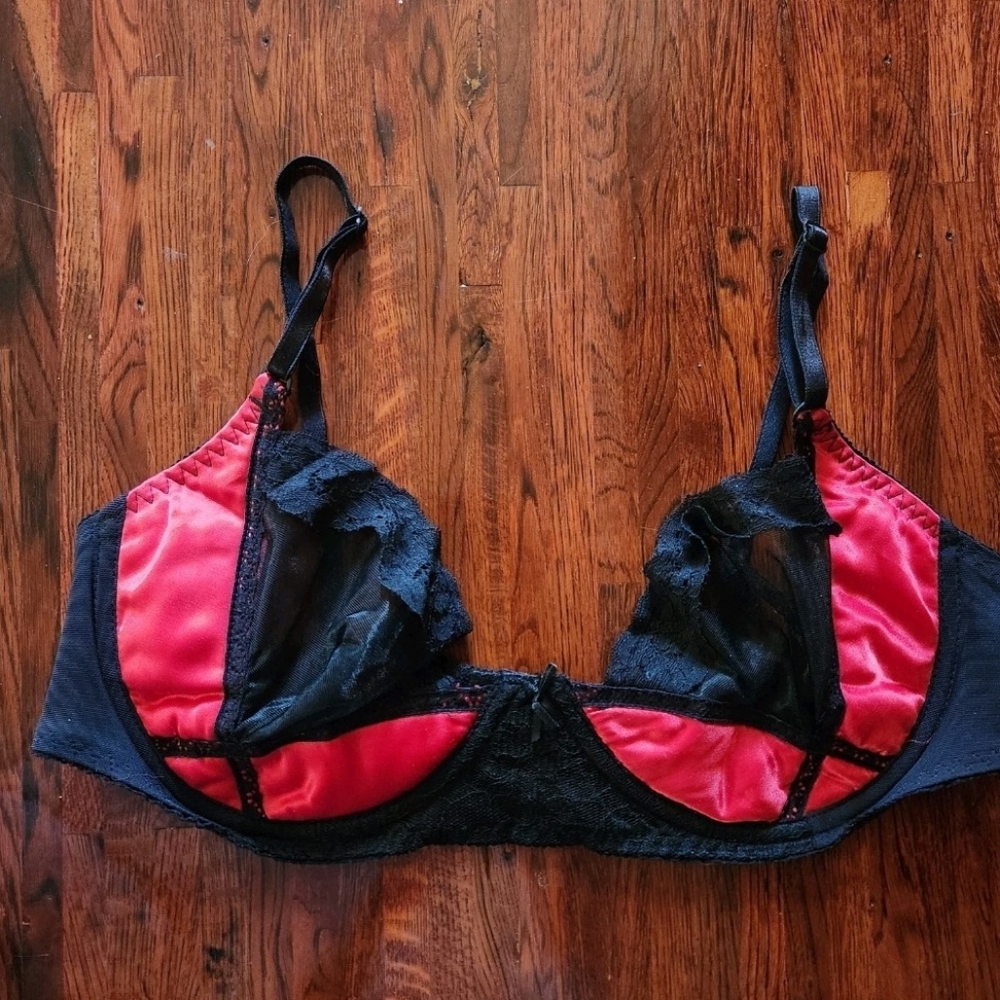 Vintage Fredericks Of Hollwood Sexy Red Black Underwire Bra 36D